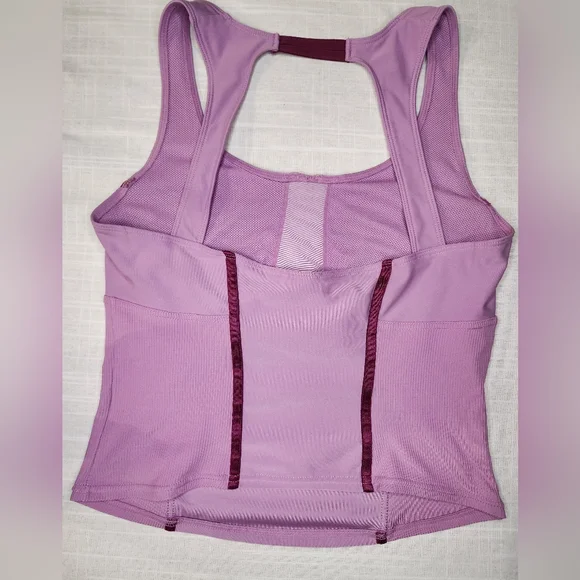 Nike Retro Women's Dri-Fit Training Tank Top - Picture 6 of 8